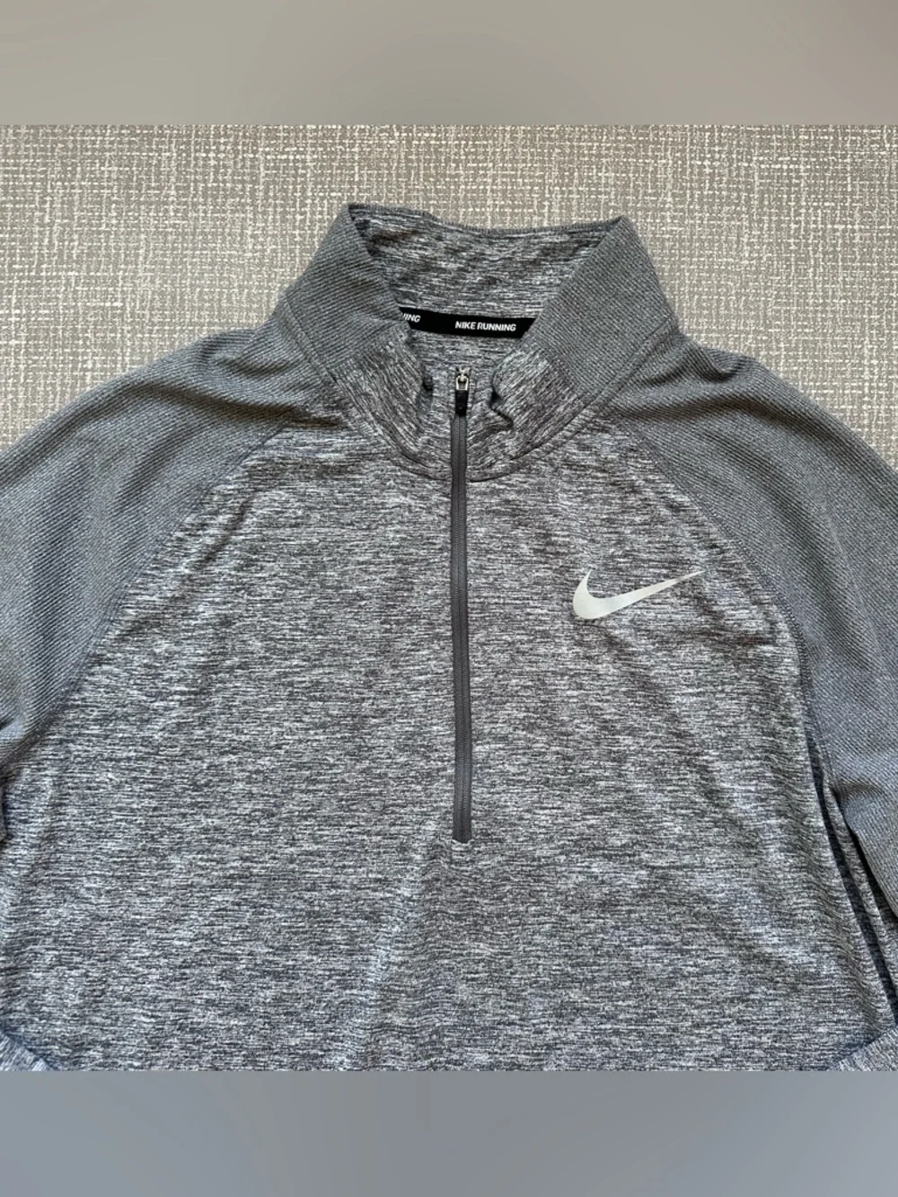 Nike Running Dri-FIT Men’s Sz M Gray Quarter Zip Long Sleeve Top Great Condition